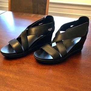 Aerosoles Bloom Black wedge sandal size 9